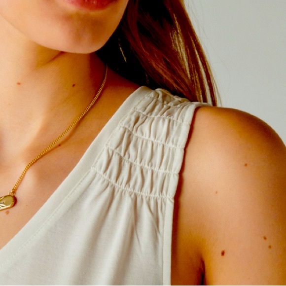 NWT Lucky Brand Smocked Shoulder Tank - Picture 2 of 4